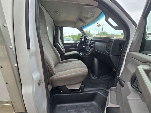 Used 2016 Chevrolet Express 3500 RWD image 12