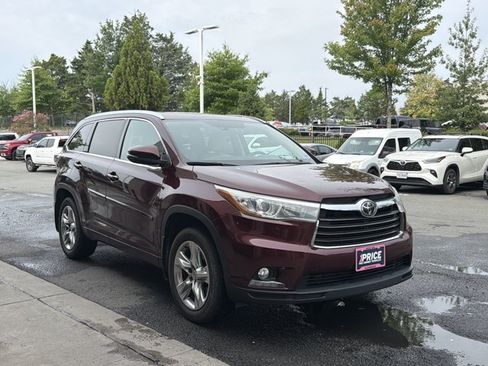 Used 2014 Toyota Highlander Limited Platinum AWD/4WD image 3