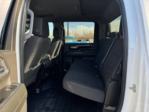 Used 2024 Chevrolet Silverado 3500 LT image 24