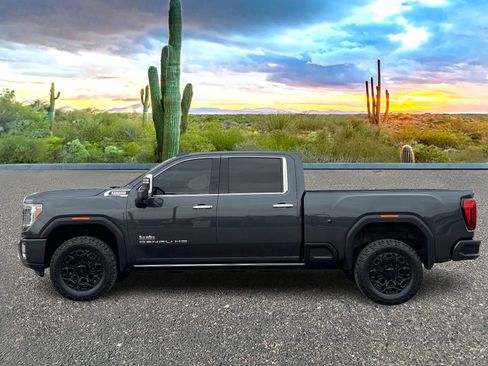 Used 2021 GMC Sierra 2500 Denali w/ Denali Ultimate Package AWD/4WD image 3