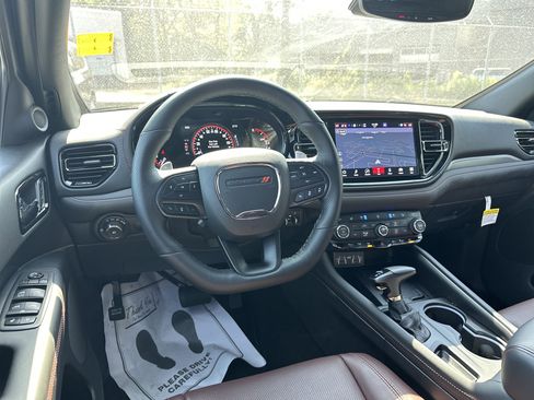 Used 2023 Dodge Durango GT image 25