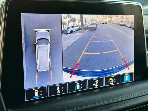 Used 2021 GMC Yukon XL SLT w/ SLT Luxury Package image 21