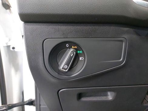 Used 2022 Volkswagen Tiguan SE image 26