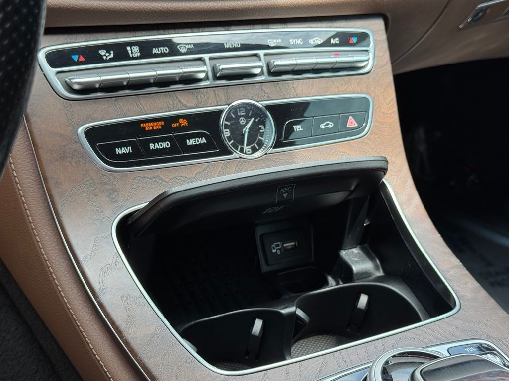 Used 2018 Mercedes-Benz E 400 4MATIC Sedan image 36