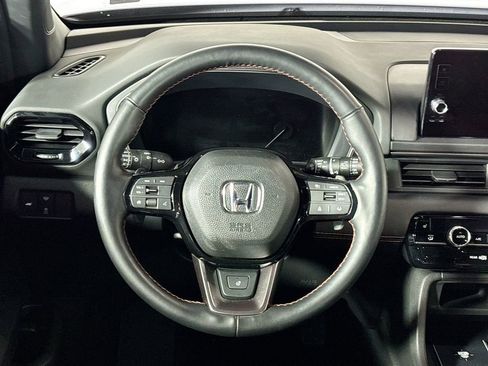 Certified 2025 Honda Pilot TrailSport image 14