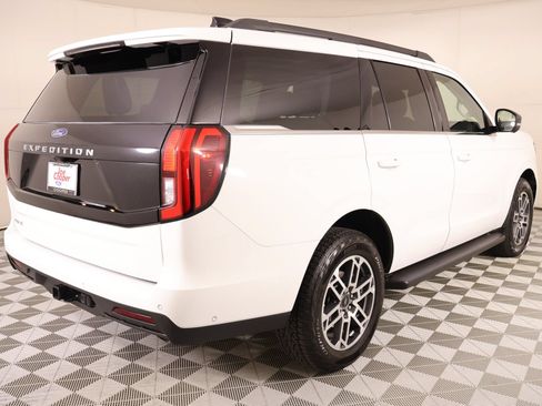 Used 2025 Ford Expedition Active AWD/4WD image 23
