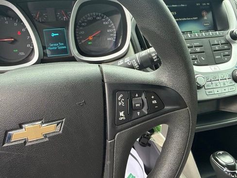 Used 2017 Chevrolet Equinox LS FWD image 17