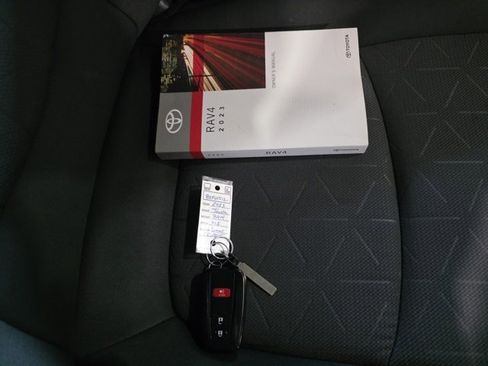 Used 2023 Toyota RAV4 XLE image 9