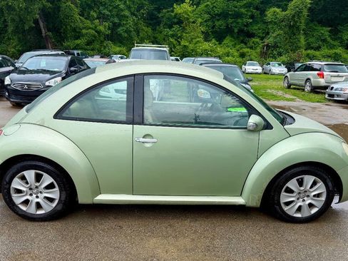 Used 2008 Volkswagen Beetle S FWD image 5