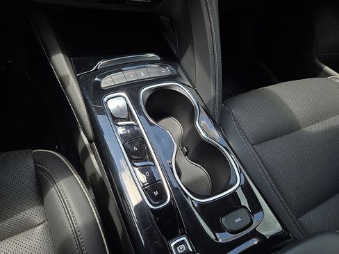 Used 2023 Buick Envision Essence FWD image 30