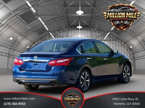 Used 2016 Nissan Altima 2.5 SR FWD image 9