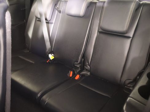 Used 2015 Toyota Highlander XLE FWD image 13