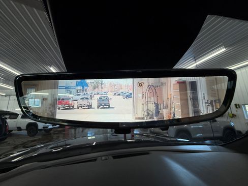 Used 2023 GMC Sierra 1500 AT4 w/ Technology Package image 19