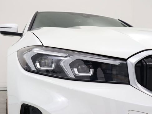 Used 2023 BMW 330i Sedan image 10