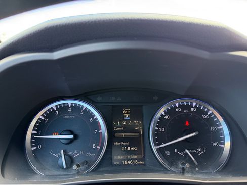 Used 2014 Toyota Highlander Limited w/ Driver Technology Package FWD image 10