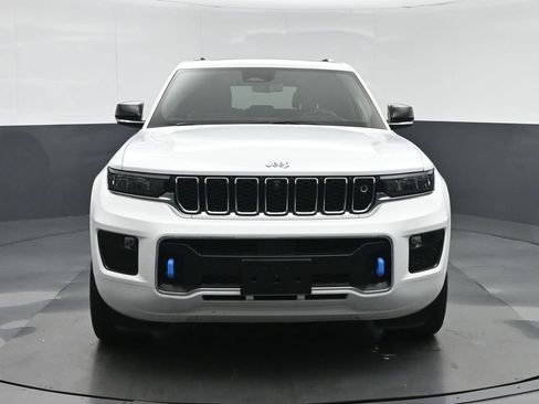 Used 2023 Jeep Grand Cherokee Overland w/ Advanced Protech Group III AWD/4WD image 2
