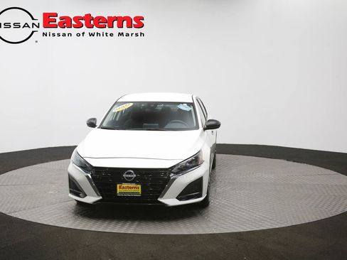 Used 2025 Nissan Altima 2.5 SV FWD image 43