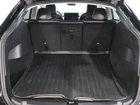 Used 2021 Tesla Model Y Long Range image 28