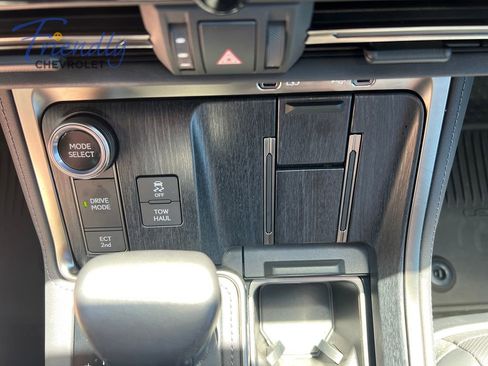 Used 2024 Lexus GX 550 w/ Accessory Package (2T) AWD/4WD image 24