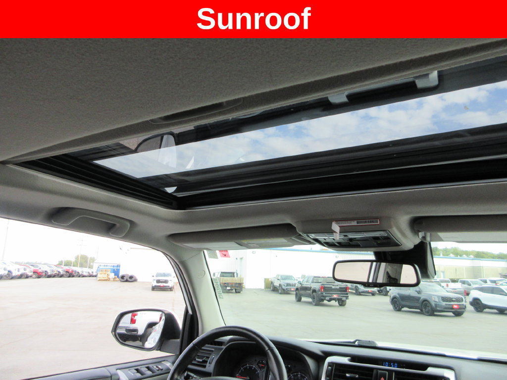 Used 2020 Toyota 4Runner SR5 Premium w/ Moonroof Package AWD/4WD image 15