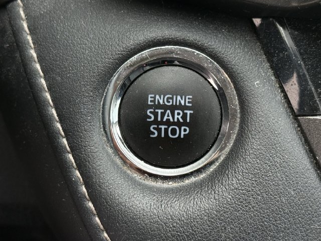 Used 2014 Toyota RAV4 Limited w/ Technology Package FWD image 22