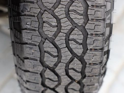 Used 2025 Ford Ranger Lariat w/ FX4 Off-Road Package image 40