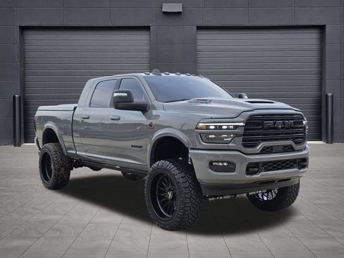 Used 2026 RAM 2500 Laramie AWD/4WD image 3