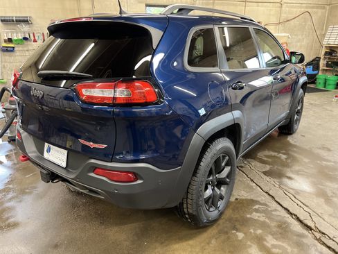 Used 2018 Jeep Cherokee Trailhawk w/ Quick Order Package 27L AWD/4WD image 8
