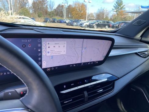 Used 2025 Buick Enclave Preferred w/ Power Package image 38