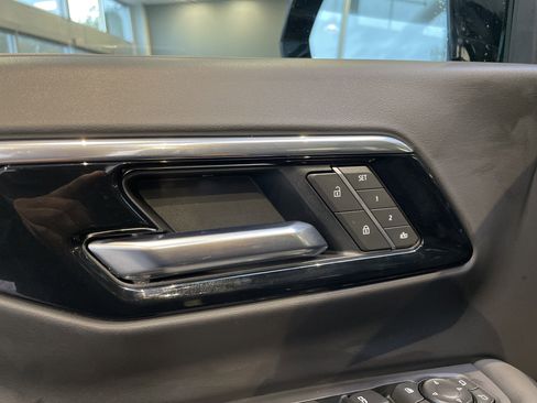 Used 2025 Chevrolet Tahoe RST w/ Comfort Package RWD image 15