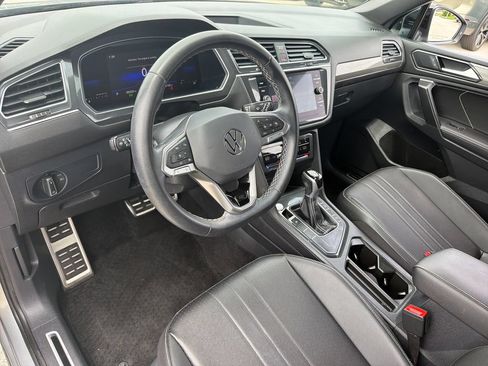Certified 2023 Volkswagen Tiguan SE R-Line FWD image 8