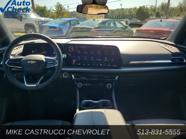 Used 2025 Chevrolet Traverse LT w/ Driver Confidence Package FWD image 10