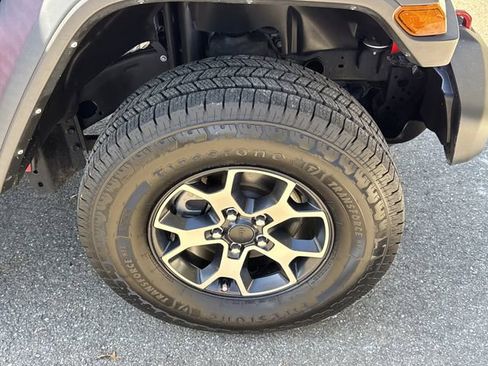 Used 2022 Jeep Wrangler Unlimited Rubicon w/ LED Lighting Group image 12