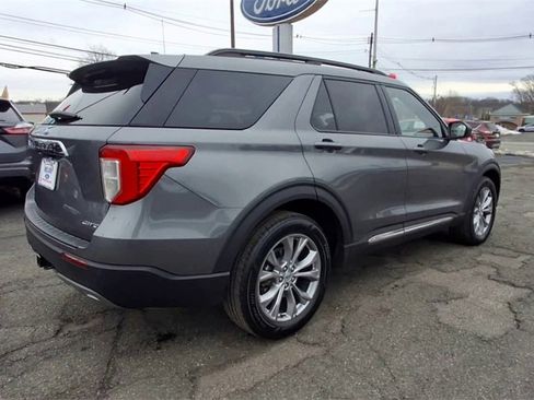 Certified 2022 Ford Explorer XLT w/ Equipment Group 202A image 8