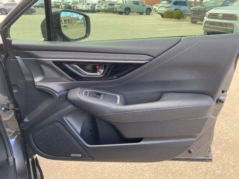 Used 2021 Subaru Outback Limited image 23