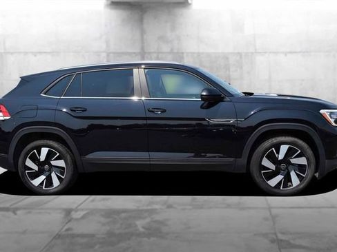 Certified 2024 Volkswagen Atlas Cross Sport SE AWD/4WD image 5