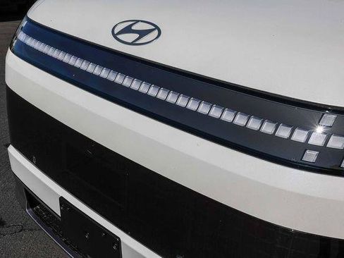 New 2026 Hyundai Ioniq 9 SE image 11