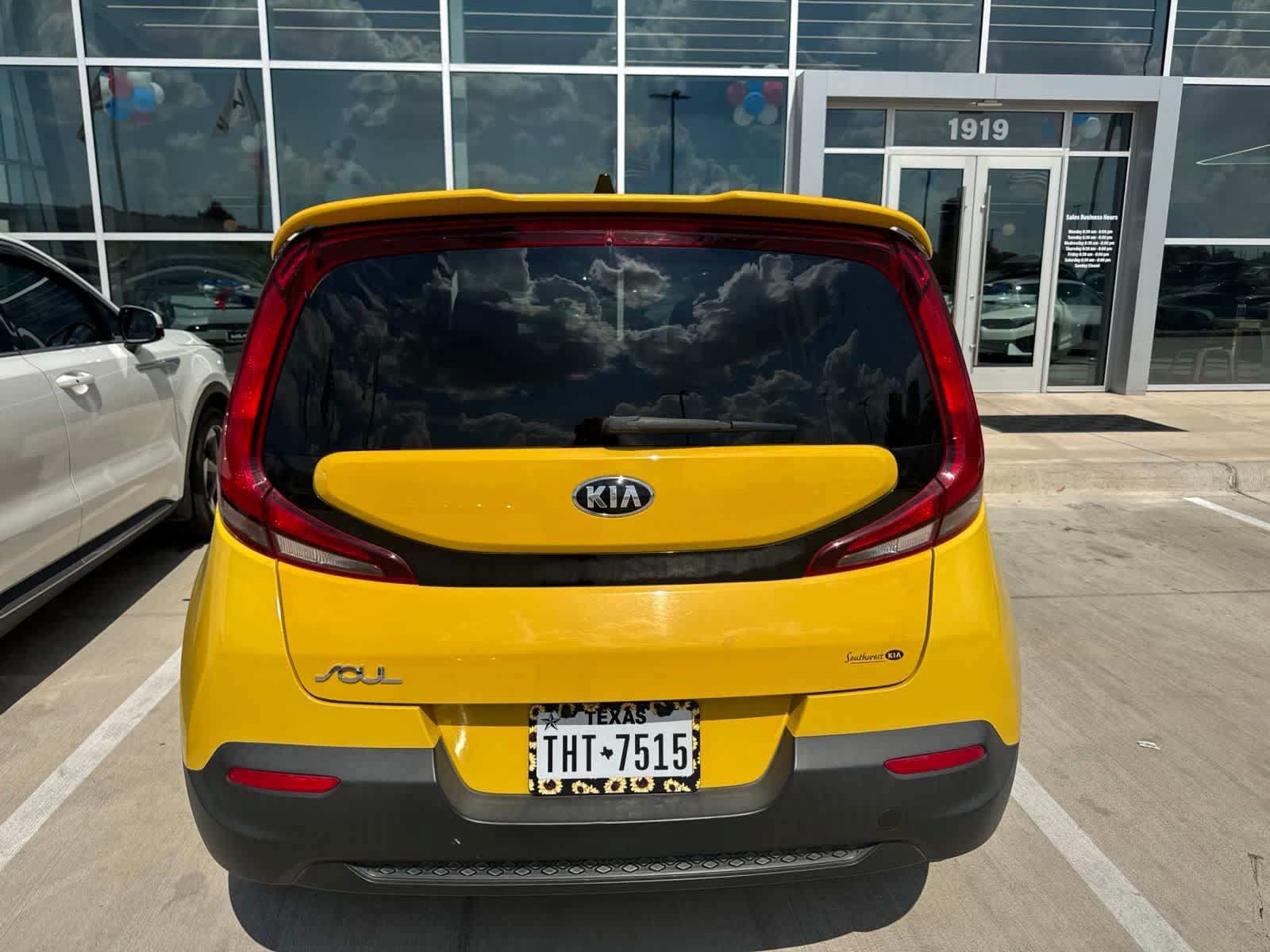 Used 2020 Kia Soul LX FWD image 5