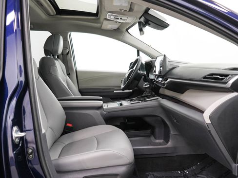 Used 2023 Toyota Sienna XLE AWD/4WD image 13