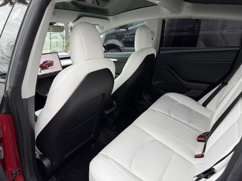 Used 2022 Tesla Model 3 Performance image 24