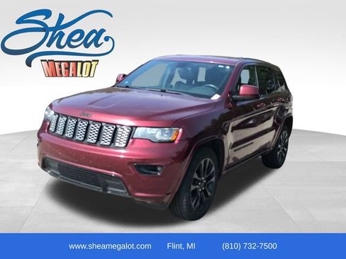 Used 2017 Jeep Grand Cherokee Altitude AWD/4WD image 1