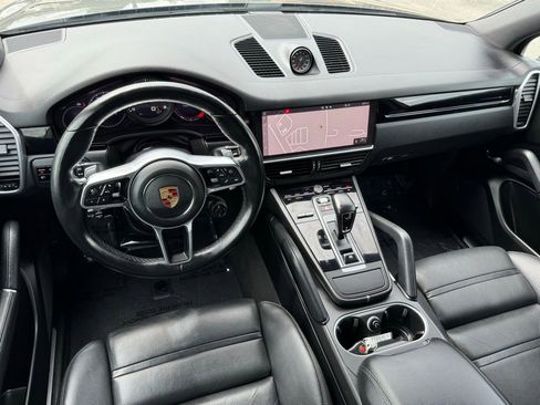 Used 2021 Porsche Cayenne image 32