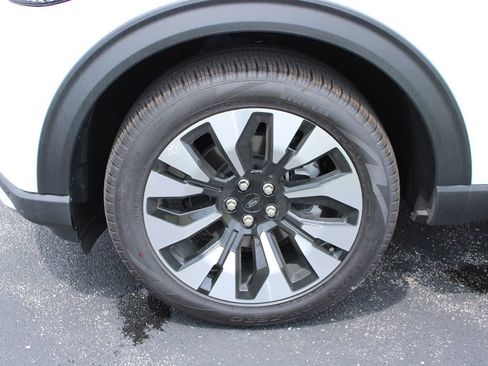 New 2026 Ford Explorer Platinum w/ LUX Leather Package AWD/4WD image 5