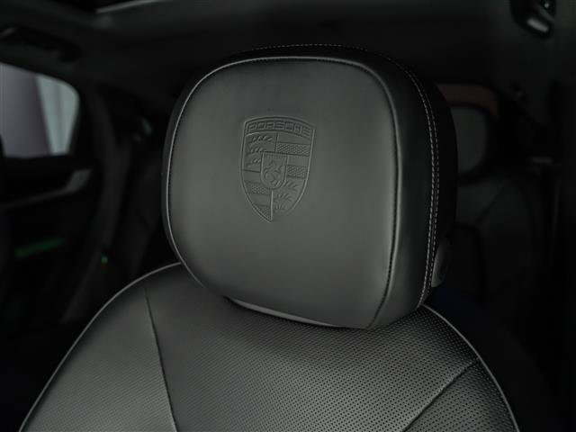 Certified 2025 Porsche Cayenne Coupe AWD/4WD image 25