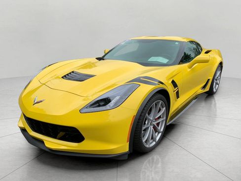 Used 2017 Chevrolet Corvette Grand Sport w/ Grand Sport Heritage Package RWD image 10
