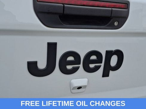 Used 2022 Jeep Gladiator Sport AWD/4WD image 31