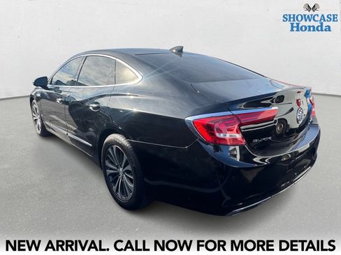 Used 2017 Buick LaCrosse Essence image 4