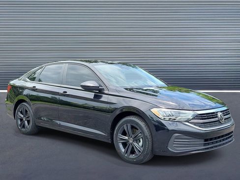 Used 2023 Volkswagen Jetta SE FWD image 2
