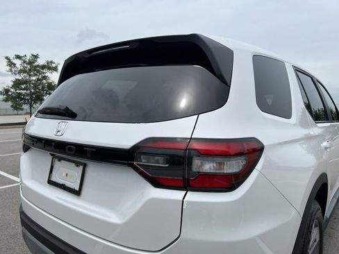 New 2025 Honda Pilot EX-L image 8