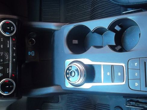 Used 2022 Ford Escape Titanium image 13